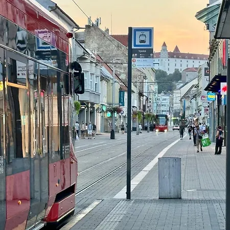 Old Town - 2 Bedrooms - Self Check-in Apartment Bratislava