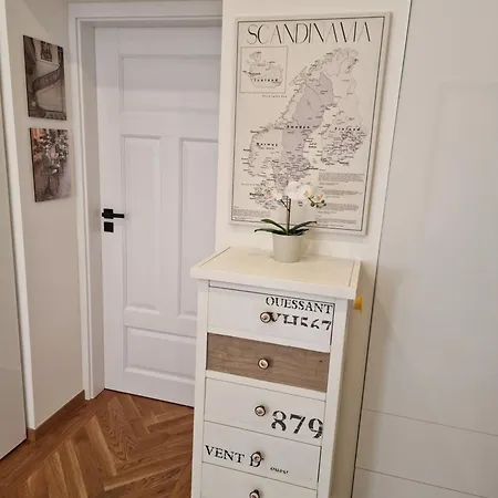 Old Town - 2 Bedrooms - Self Check-in Bratislava