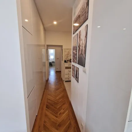 Old Town - 2 Bedrooms - Self Check-in *