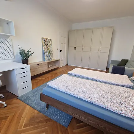 Old Town - 2 Bedrooms - Self Check-in Bratislava