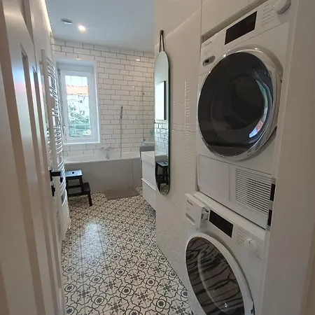 Old Town - 2 Bedrooms - Self Check-in